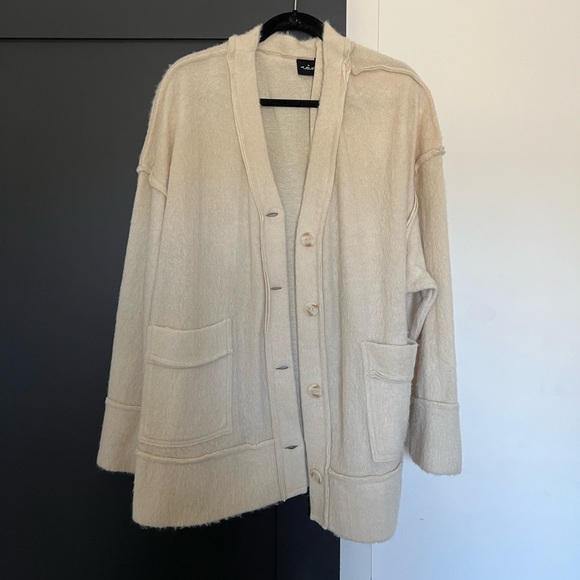 SOLD - host pick!π§π»ββοΈβ¨ UO Out from Under Whisper Knit Cardigan - Picture 4 of 8